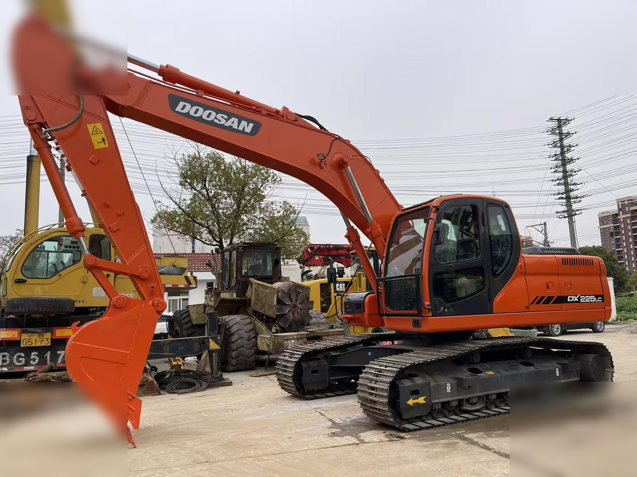 DOOSAN DX225 LC - Lintekskavaator: pilt 2 DOOSAN DX225 LC - Lintekskavaator: pilt 2