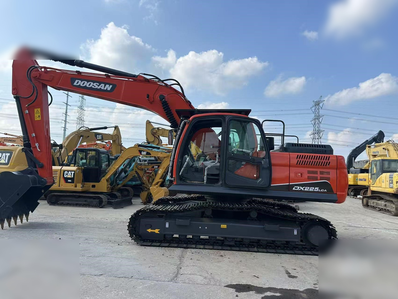 DOOSAN DX225 LCA - Lintekskavaator: pilt 1 DOOSAN DX225 LCA - Lintekskavaator: pilt 1