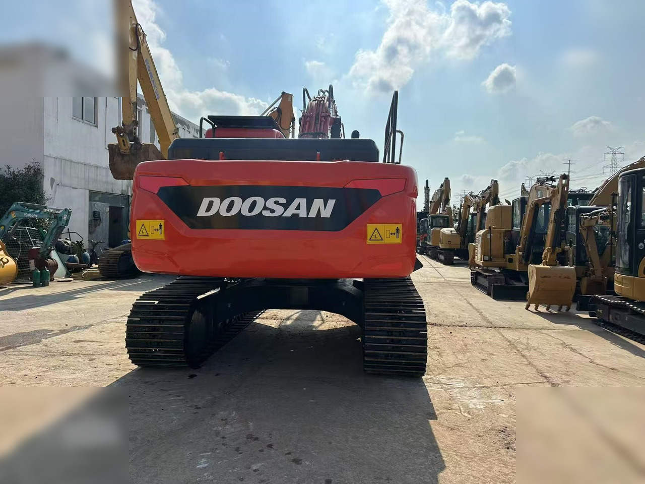 DOOSAN DX225 LCA - Lintekskavaator: pilt 2 DOOSAN DX225 LCA - Lintekskavaator: pilt 2