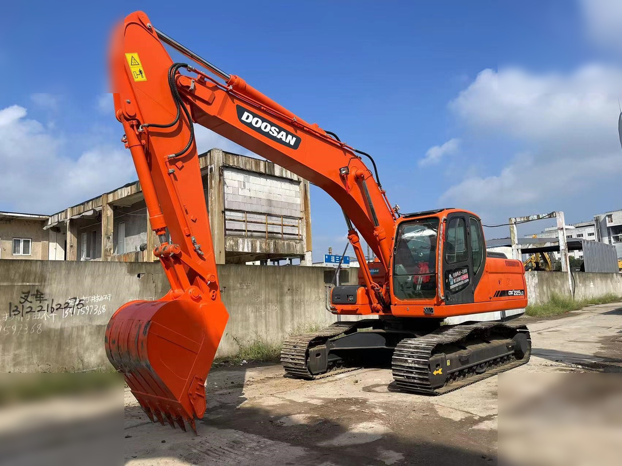 DOOSAN DX225 LCA - Lintekskavaator: pilt 4 DOOSAN DX225 LCA - Lintekskavaator: pilt 4