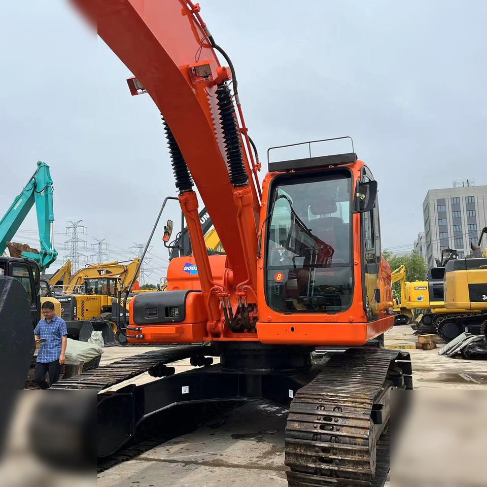 DOOSAN DX225 LCA - Lintekskavaator: pilt 5 DOOSAN DX225 LCA - Lintekskavaator: pilt 5