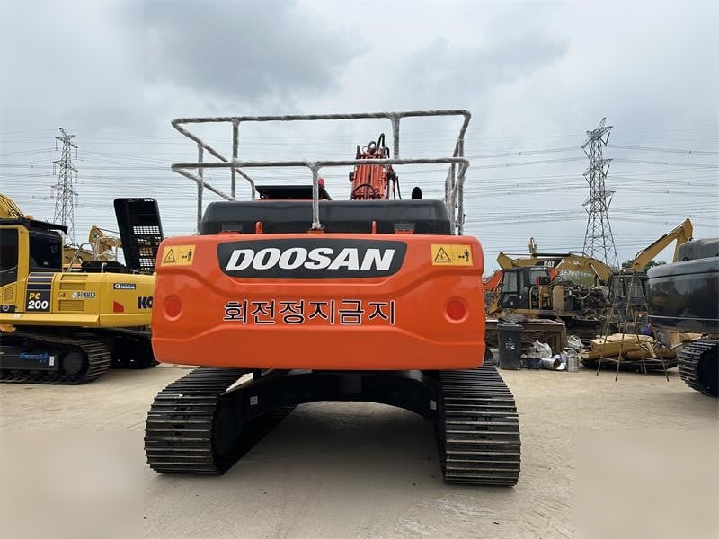 DOOSAN DX260 LC - Lintekskavaator: pilt 3 DOOSAN DX260 LC - Lintekskavaator: pilt 3
