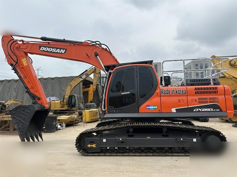 DOOSAN DX260 LC - Lintekskavaator: pilt 1 DOOSAN DX260 LC - Lintekskavaator: pilt 1