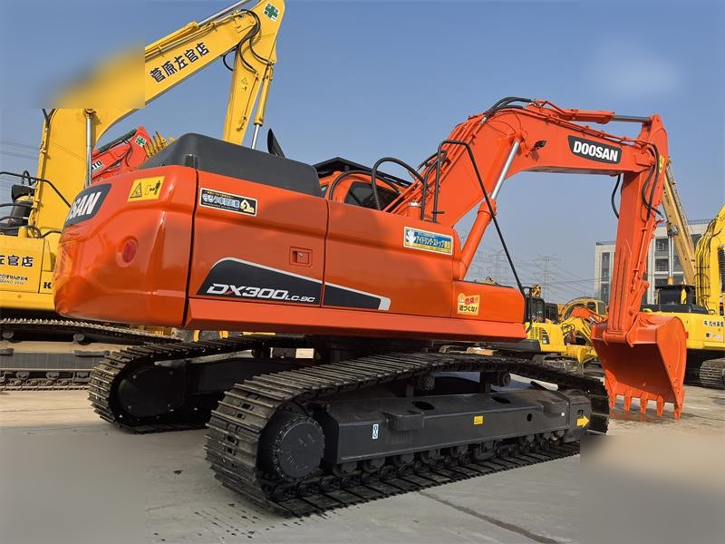 DOOSAN DX300 LC-9C - Lintekskavaator: pilt 3 DOOSAN DX300 LC-9C - Lintekskavaator: pilt 3