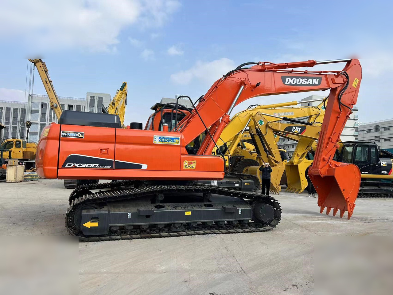 DOOSAN DX300 LC-9C - Lintekskavaator: pilt 1 DOOSAN DX300 LC-9C - Lintekskavaator: pilt 1