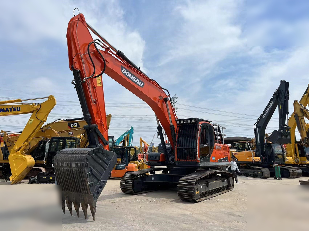 DOOSAN DX300 LC-9C - Lintekskavaator: pilt 3 DOOSAN DX300 LC-9C - Lintekskavaator: pilt 3