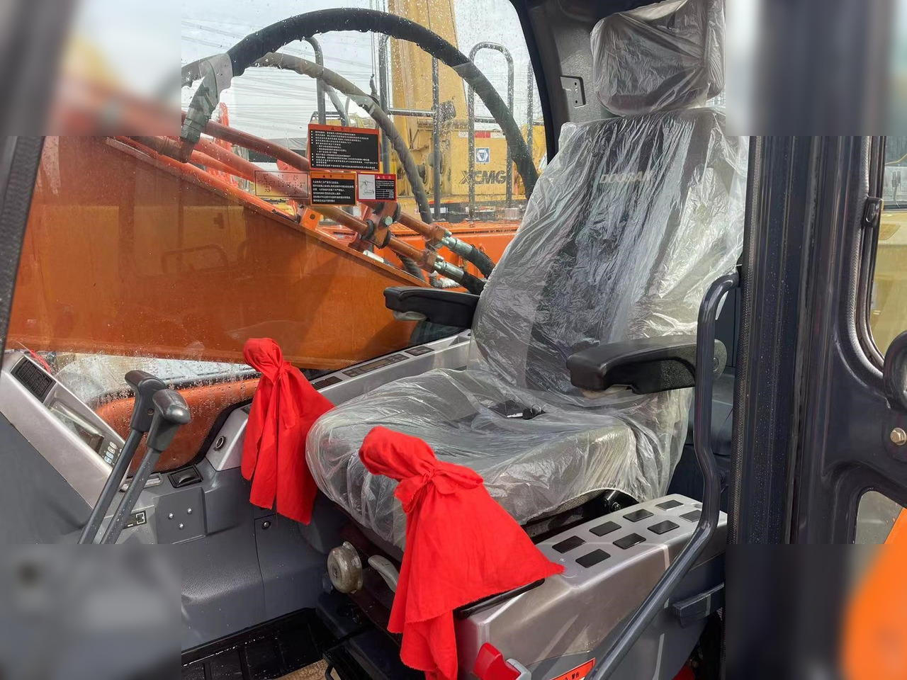DOOSAN DX300 LCA - Lintekskavaator: pilt 5 DOOSAN DX300 LCA - Lintekskavaator: pilt 5