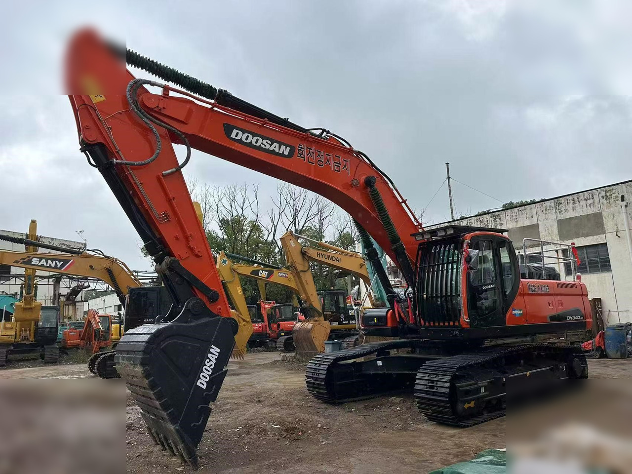 DOOSAN DX340 LCA - Lintekskavaator: pilt 3 DOOSAN DX340 LCA - Lintekskavaator: pilt 3