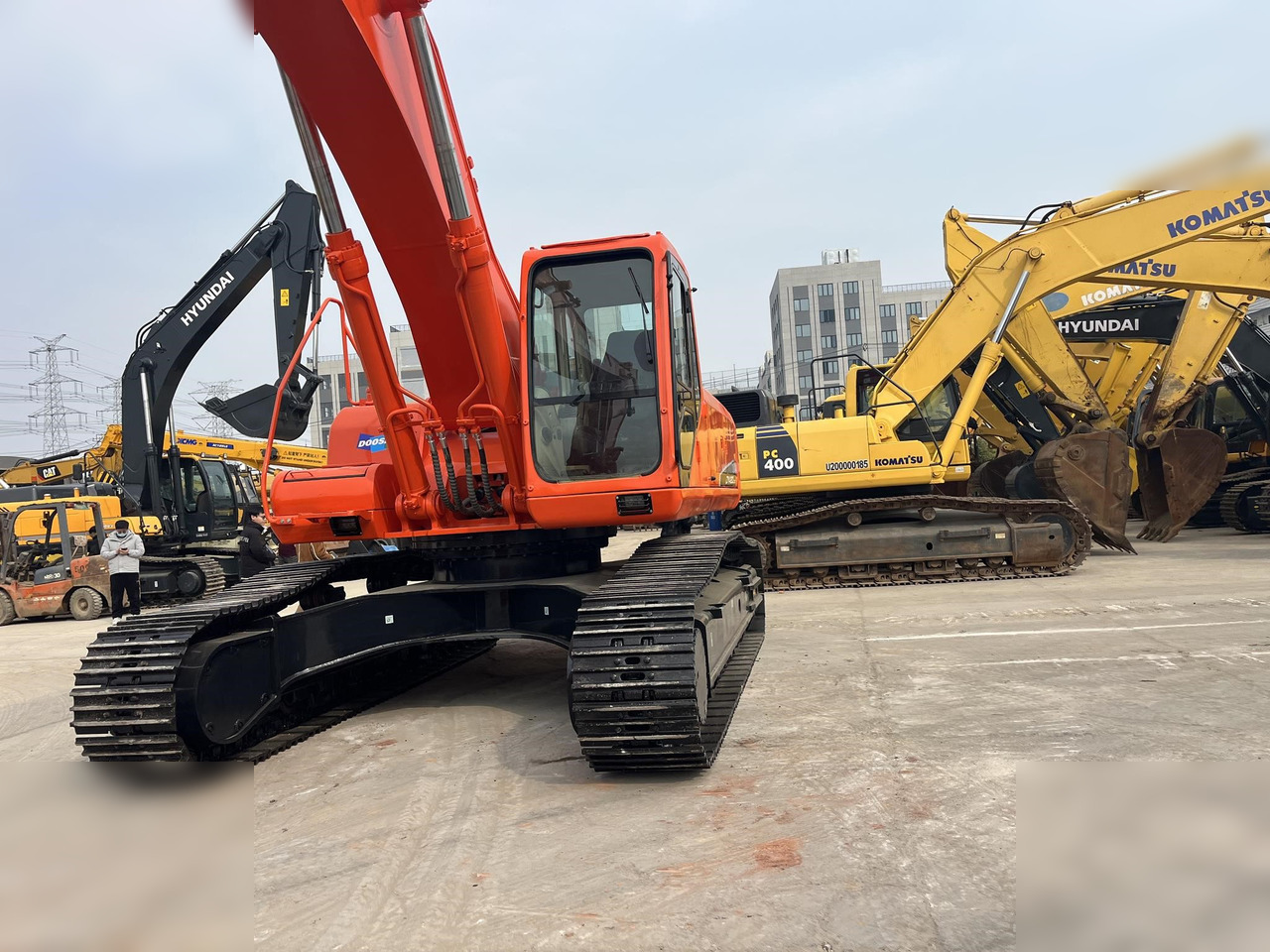 DOOSAN DX420 LC-9C - Lintekskavaator: pilt 4 DOOSAN DX420 LC-9C - Lintekskavaator: pilt 4