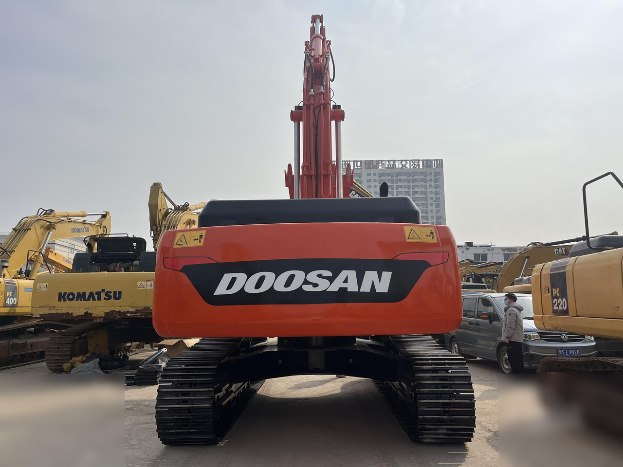 DOOSAN DX420 LC-9C - Lintekskavaator: pilt 2 DOOSAN DX420 LC-9C - Lintekskavaator: pilt 2