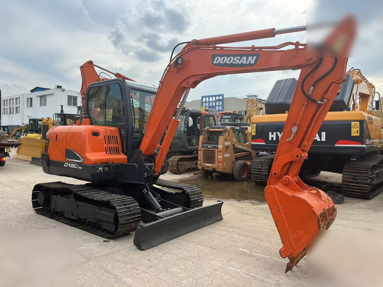 DOOSAN DX60-9C - Lintekskavaator: pilt 1 DOOSAN DX60-9C - Lintekskavaator: pilt 1