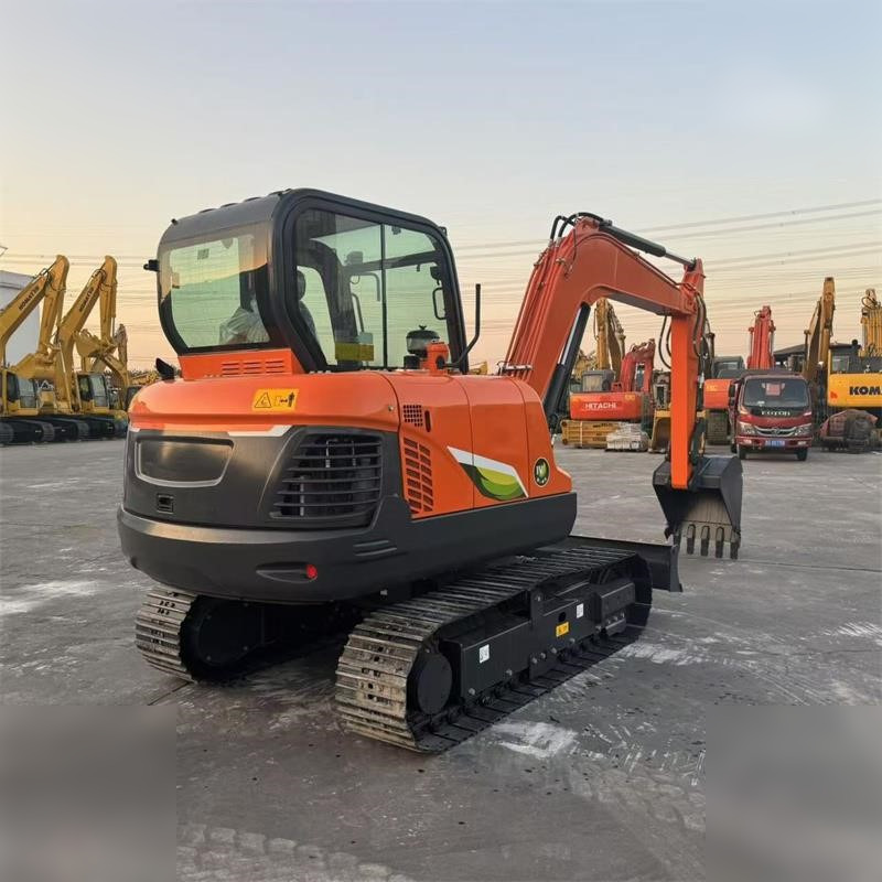 DOOSAN DX60E-10N - Lintekskavaator: pilt 3 DOOSAN DX60E-10N - Lintekskavaator: pilt 3