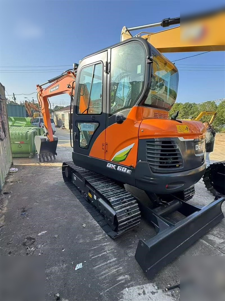 DOOSAN DX60E-10N - Lintekskavaator: pilt 5 DOOSAN DX60E-10N - Lintekskavaator: pilt 5