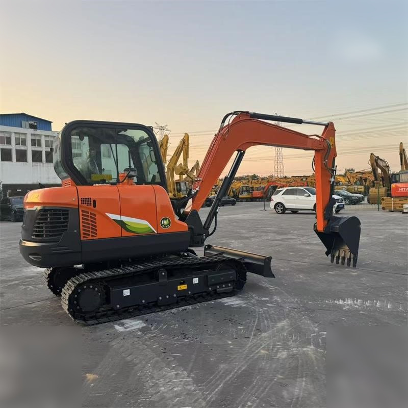 DOOSAN DX60E-10N - Lintekskavaator: pilt 4 DOOSAN DX60E-10N - Lintekskavaator: pilt 4
