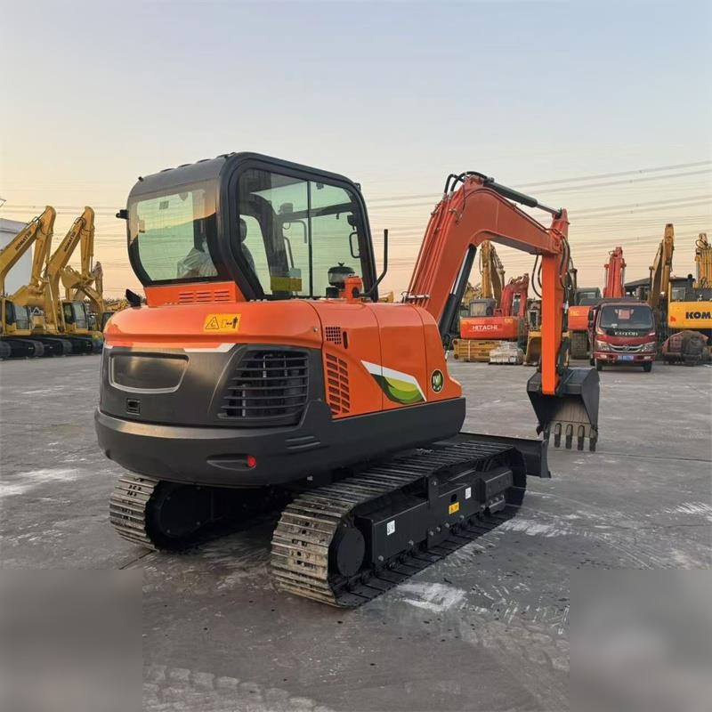 DOOSAN DX60E-10N - Lintekskavaator: pilt 3 DOOSAN DX60E-10N - Lintekskavaator: pilt 3