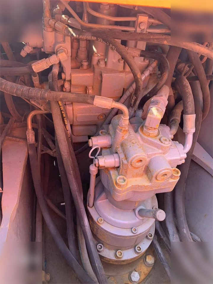 HITACHI EX120-5 - Lintekskavaator: pilt 5 HITACHI EX120-5 - Lintekskavaator: pilt 5