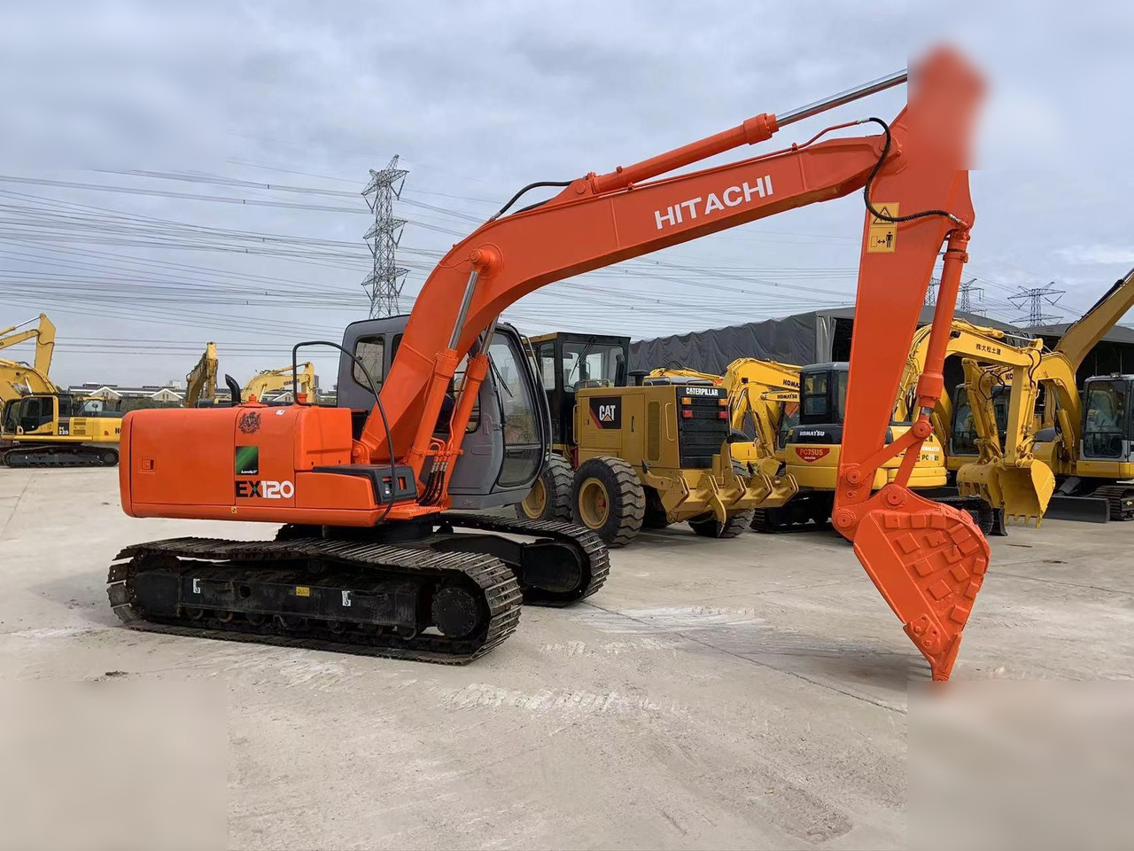 HITACHI EX120-5 - Lintekskavaator: pilt 2 HITACHI EX120-5 - Lintekskavaator: pilt 2