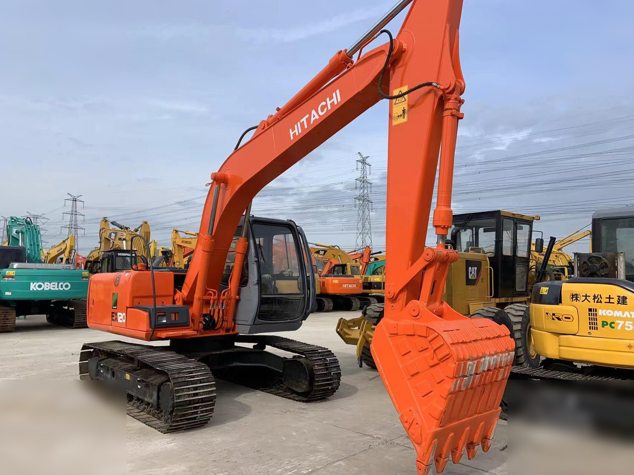 HITACHI EX120-5 - Lintekskavaator: pilt 3 HITACHI EX120-5 - Lintekskavaator: pilt 3