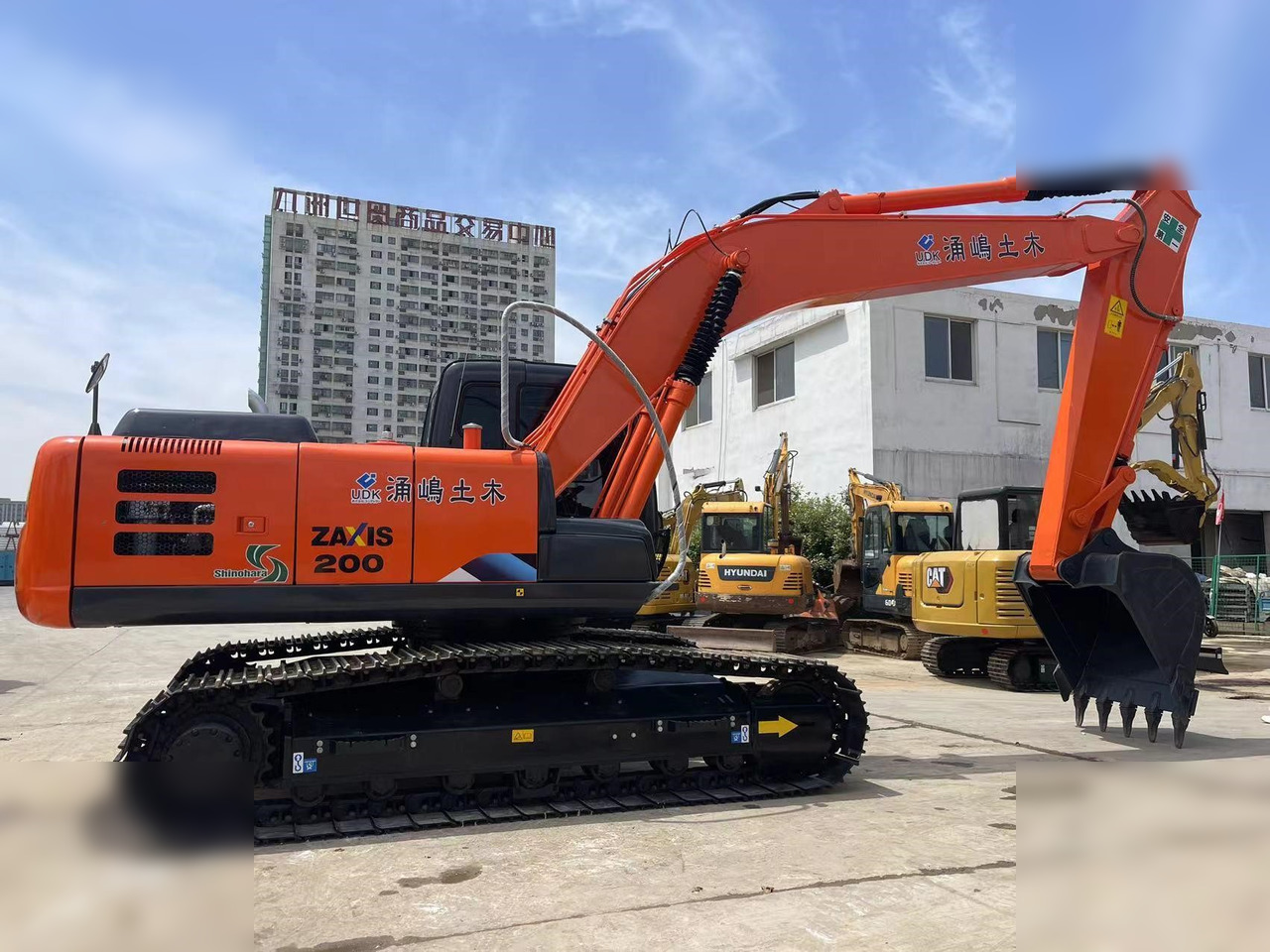 HITACHI ZX200 - Lintekskavaator: pilt 1 HITACHI ZX200 - Lintekskavaator: pilt 1