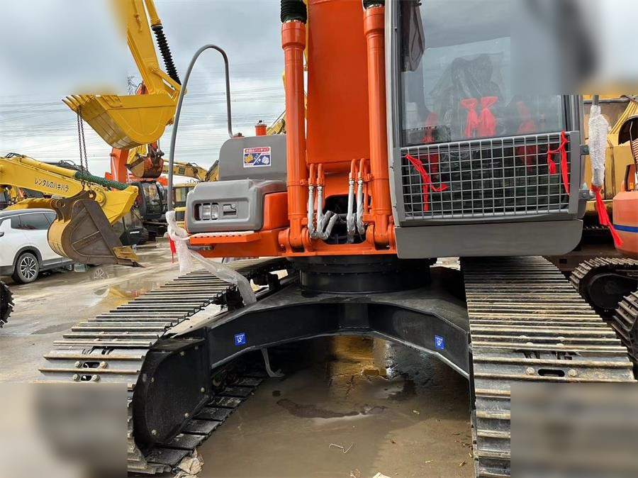 HITACHI ZX200 - Lintekskavaator: pilt 3 HITACHI ZX200 - Lintekskavaator: pilt 3