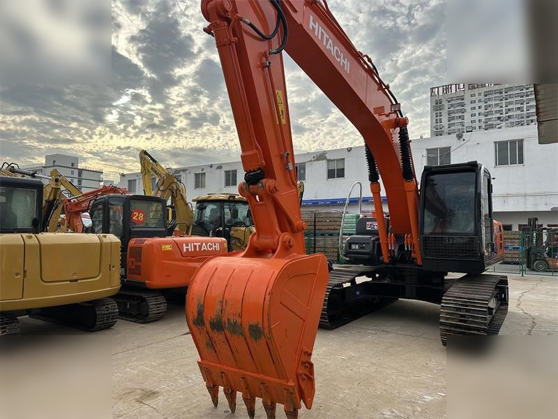 HITACHI ZX200 LC - Lintekskavaator: pilt 2 HITACHI ZX200 LC - Lintekskavaator: pilt 2