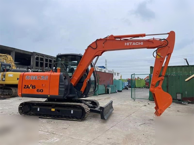 HITACHI ZX60 - Lintekskavaator: pilt 1 HITACHI ZX60 - Lintekskavaator: pilt 1