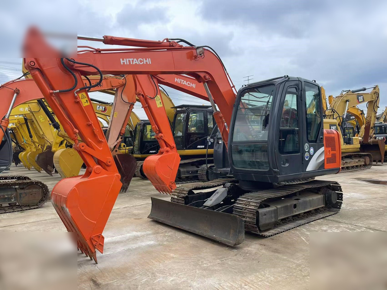 HITACHI ZX70-5G - Lintekskavaator: pilt 2 HITACHI ZX70-5G - Lintekskavaator: pilt 2