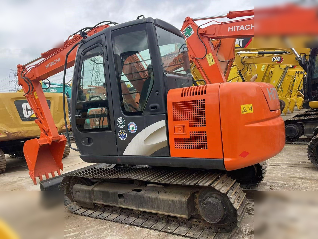HITACHI ZX70 - Lintekskavaator: pilt 1 HITACHI ZX70 - Lintekskavaator: pilt 1