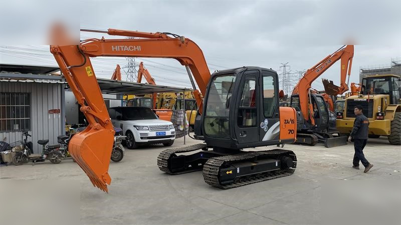 HITACHI ZX70 - Lintekskavaator: pilt 3 HITACHI ZX70 - Lintekskavaator: pilt 3