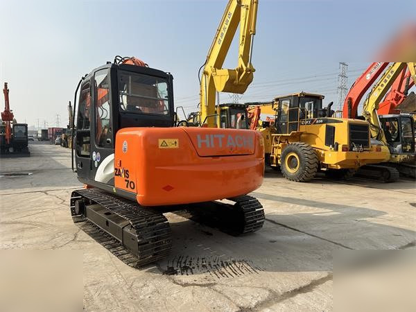 HITACHI ZX70 - Lintekskavaator: pilt 2 HITACHI ZX70 - Lintekskavaator: pilt 2