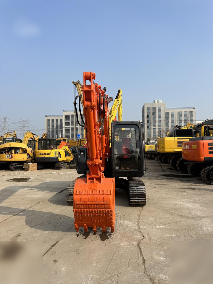 HITACHI ZX70 - Lintekskavaator: pilt 3 HITACHI ZX70 - Lintekskavaator: pilt 3