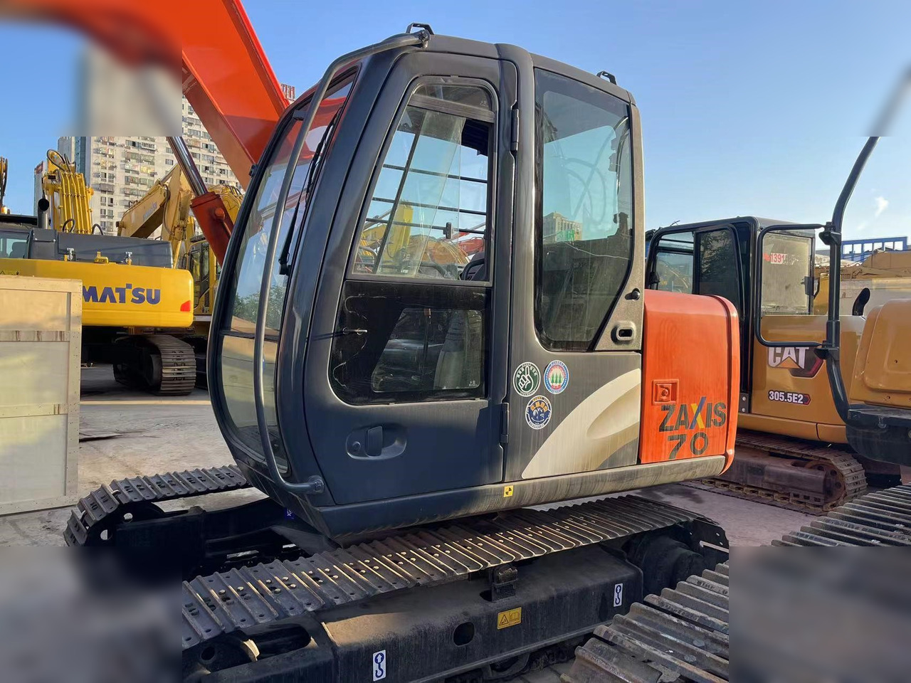 HITACHI ZX70 - Lintekskavaator: pilt 3 HITACHI ZX70 - Lintekskavaator: pilt 3