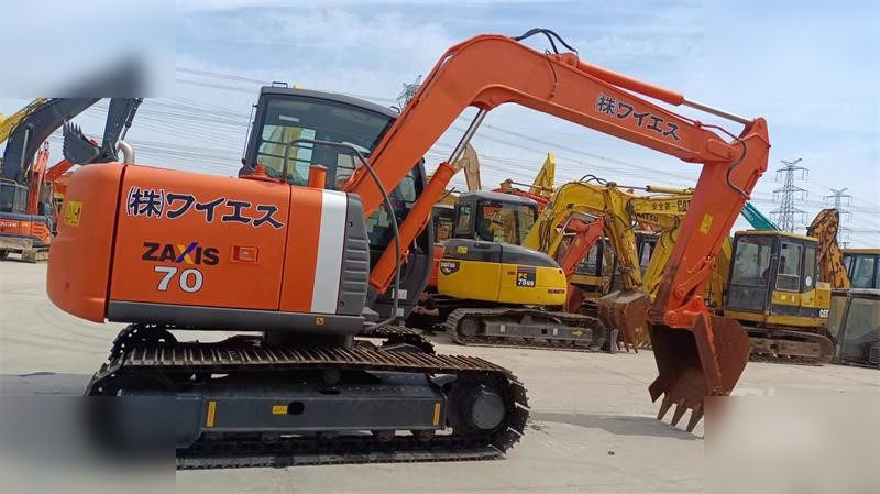 HITACHI ZX70 - Lintekskavaator: pilt 2 HITACHI ZX70 - Lintekskavaator: pilt 2