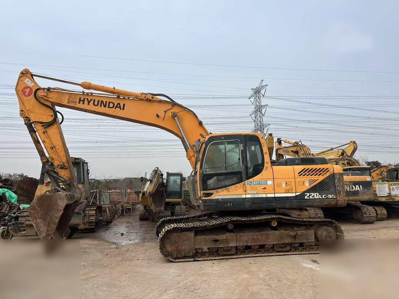 HYUNDAI ROBEX 220 LC-9S - Lintekskavaator: pilt 1 HYUNDAI ROBEX 220 LC-9S - Lintekskavaator: pilt 1