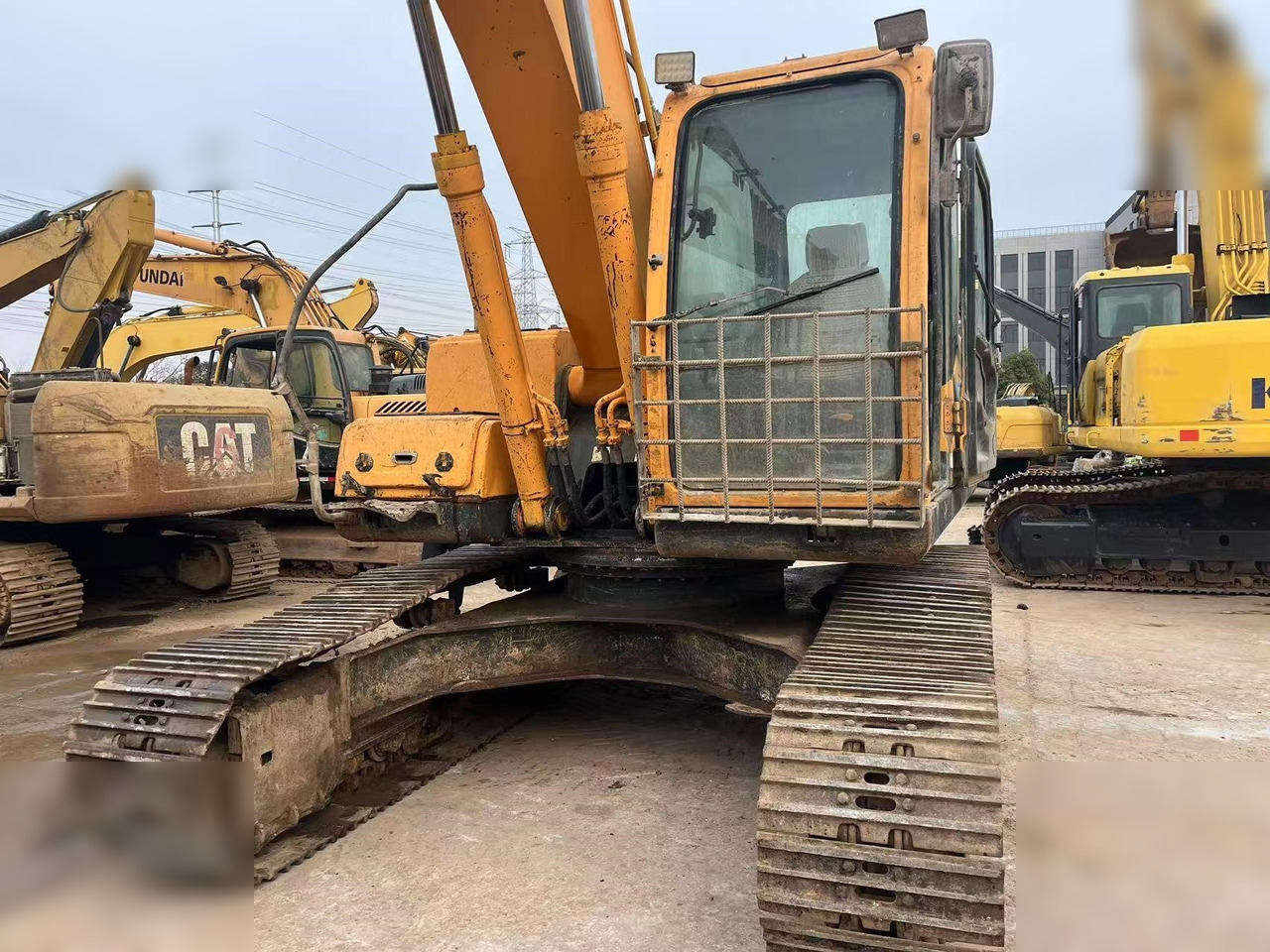 HYUNDAI ROBEX 220 LC-9S - Lintekskavaator: pilt 3 HYUNDAI ROBEX 220 LC-9S - Lintekskavaator: pilt 3