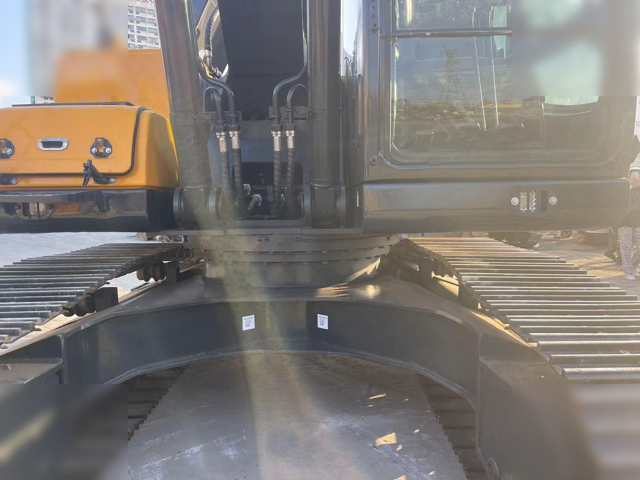 HYUNDAI ROBEX 220 LC-9S - Lintekskavaator: pilt 5 HYUNDAI ROBEX 220 LC-9S - Lintekskavaator: pilt 5