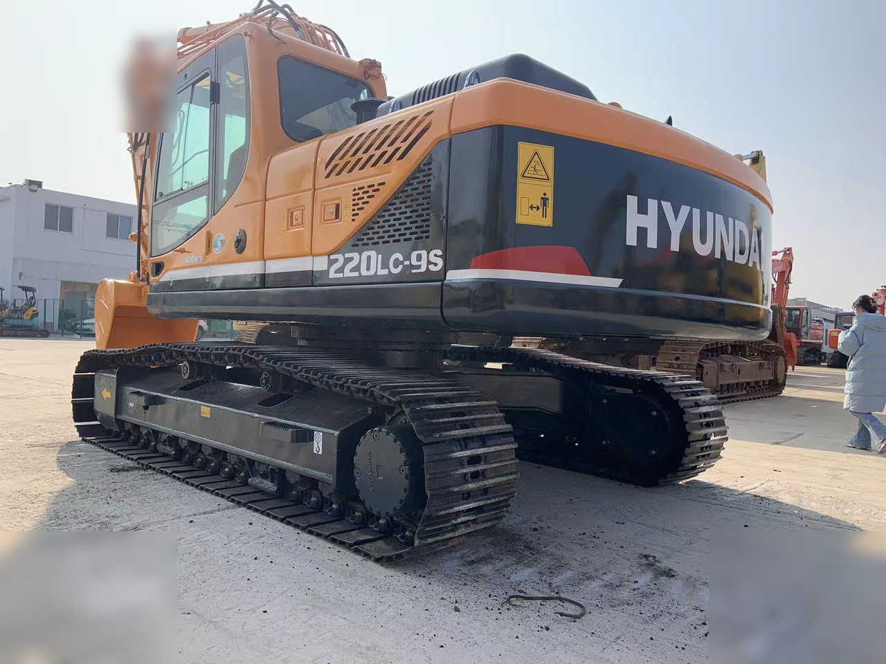 HYUNDAI ROBEX 220 LC-9S - Lintekskavaator: pilt 1 HYUNDAI ROBEX 220 LC-9S - Lintekskavaator: pilt 1