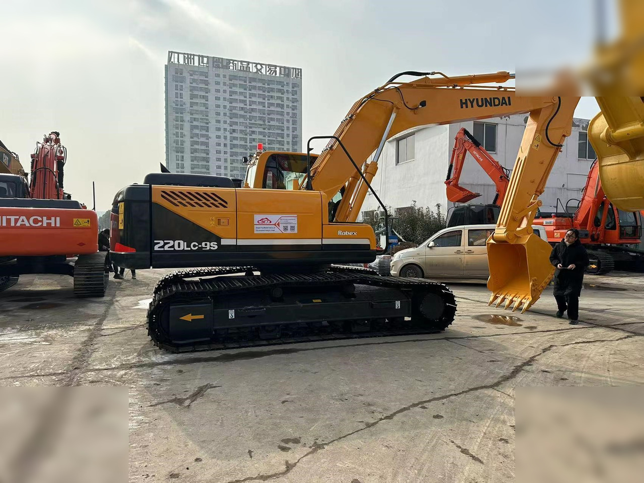 HYUNDAI ROBEX 220 LC-9S - Lintekskavaator: pilt 2 HYUNDAI ROBEX 220 LC-9S - Lintekskavaator: pilt 2