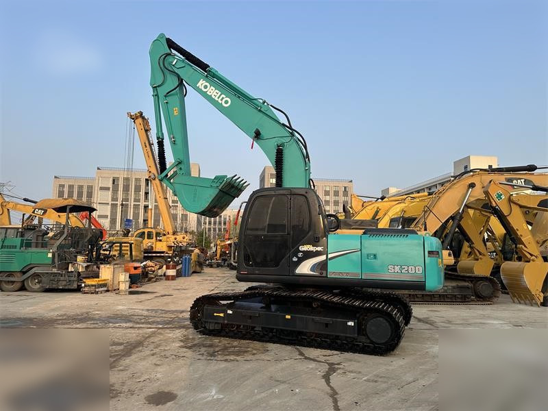 KOBELCO SK200-6E - Lintekskavaator: pilt 2 KOBELCO SK200-6E - Lintekskavaator: pilt 2