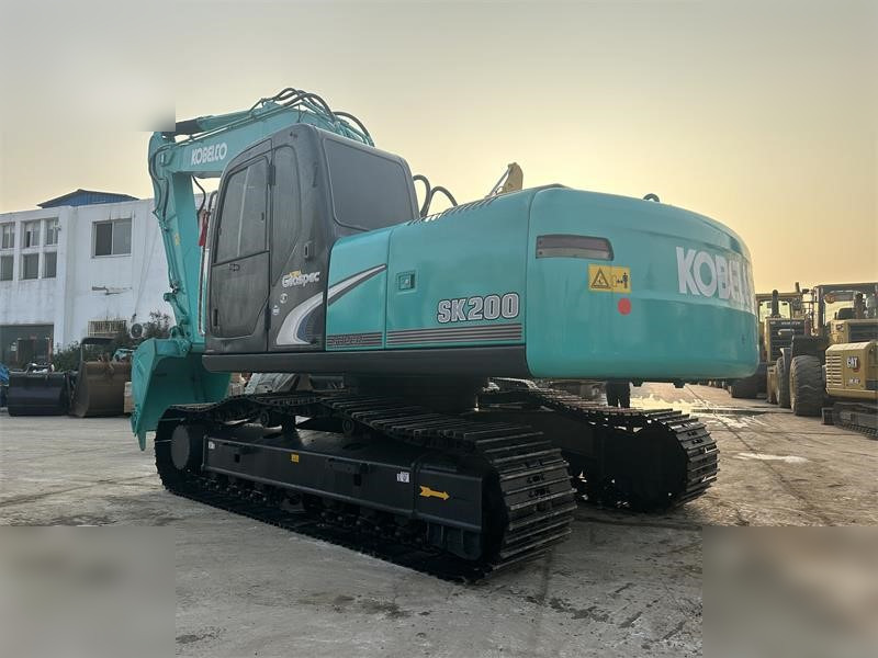 KOBELCO SK200-6E - Lintekskavaator: pilt 3 KOBELCO SK200-6E - Lintekskavaator: pilt 3