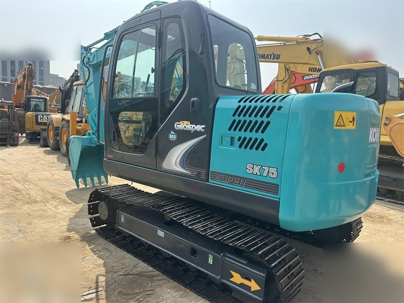 KOBELCO SK75-8 - Lintekskavaator: pilt 2 KOBELCO SK75-8 - Lintekskavaator: pilt 2