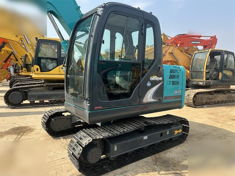 KOBELCO SK75-8 - Lintekskavaator: pilt 3 KOBELCO SK75-8 - Lintekskavaator: pilt 3