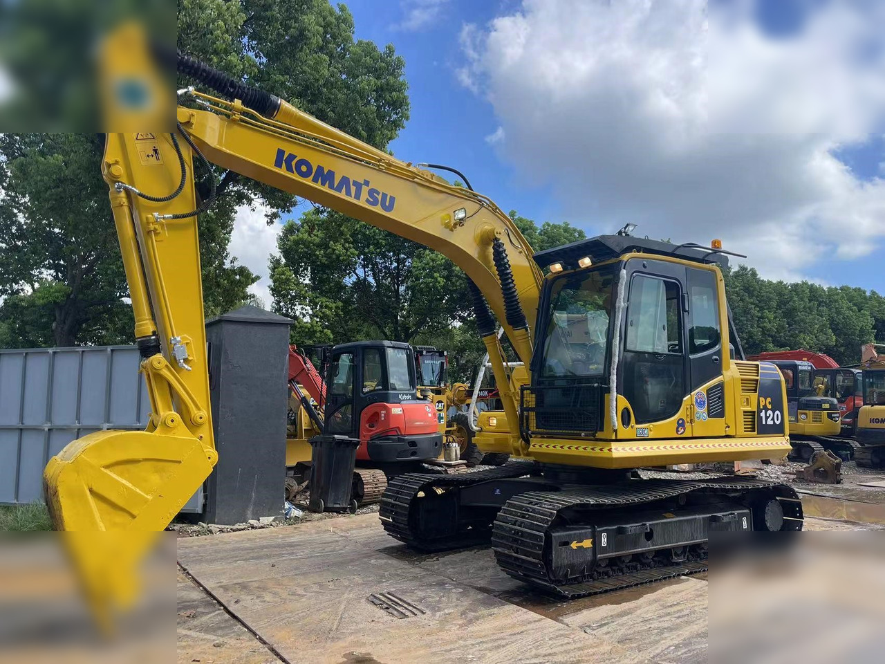 KOMATSU PC120-8 - Lintekskavaator: pilt 2 KOMATSU PC120-8 - Lintekskavaator: pilt 2