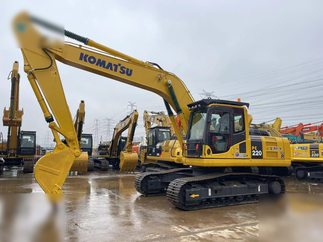 KOMATSU PC200-8 - Lintekskavaator: pilt 2 KOMATSU PC200-8 - Lintekskavaator: pilt 2