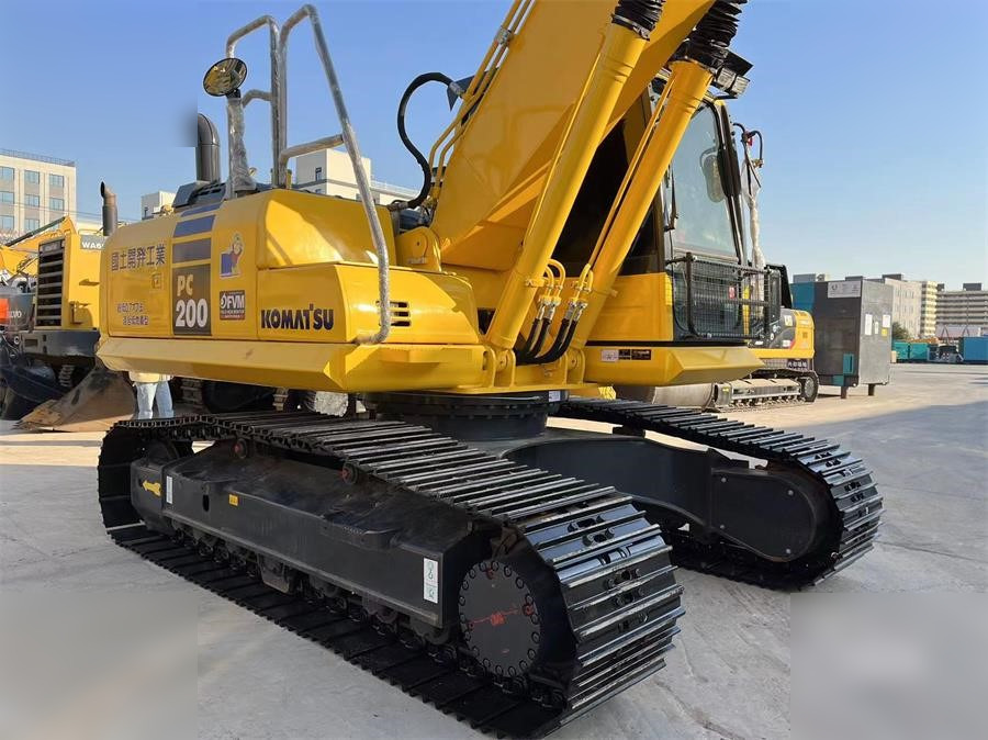 KOMATSU PC200-8 - Lintekskavaator: pilt 3 KOMATSU PC200-8 - Lintekskavaator: pilt 3