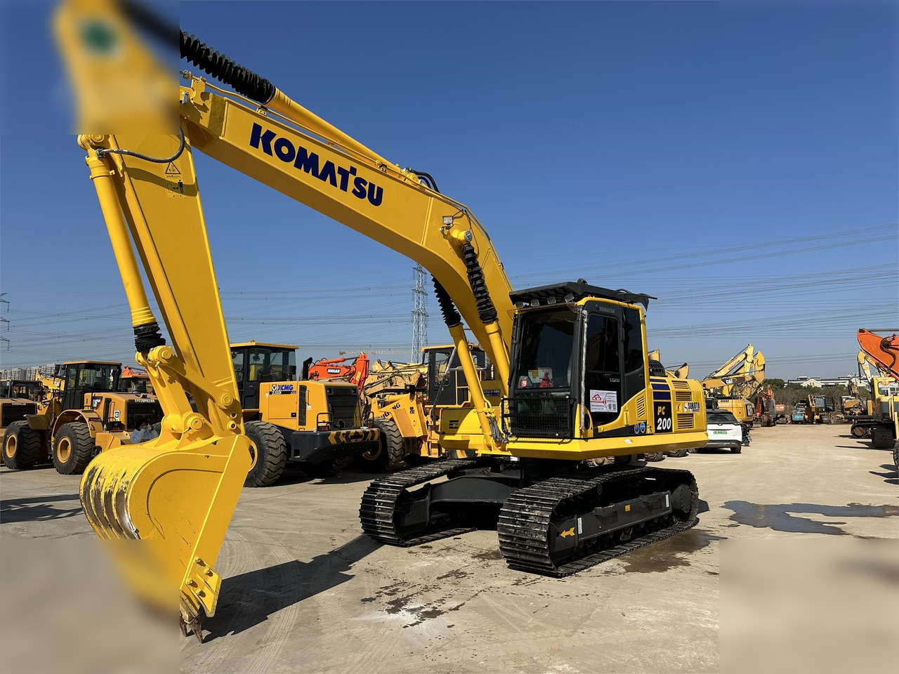 KOMATSU PC200-8 - Lintekskavaator: pilt 2 KOMATSU PC200-8 - Lintekskavaator: pilt 2