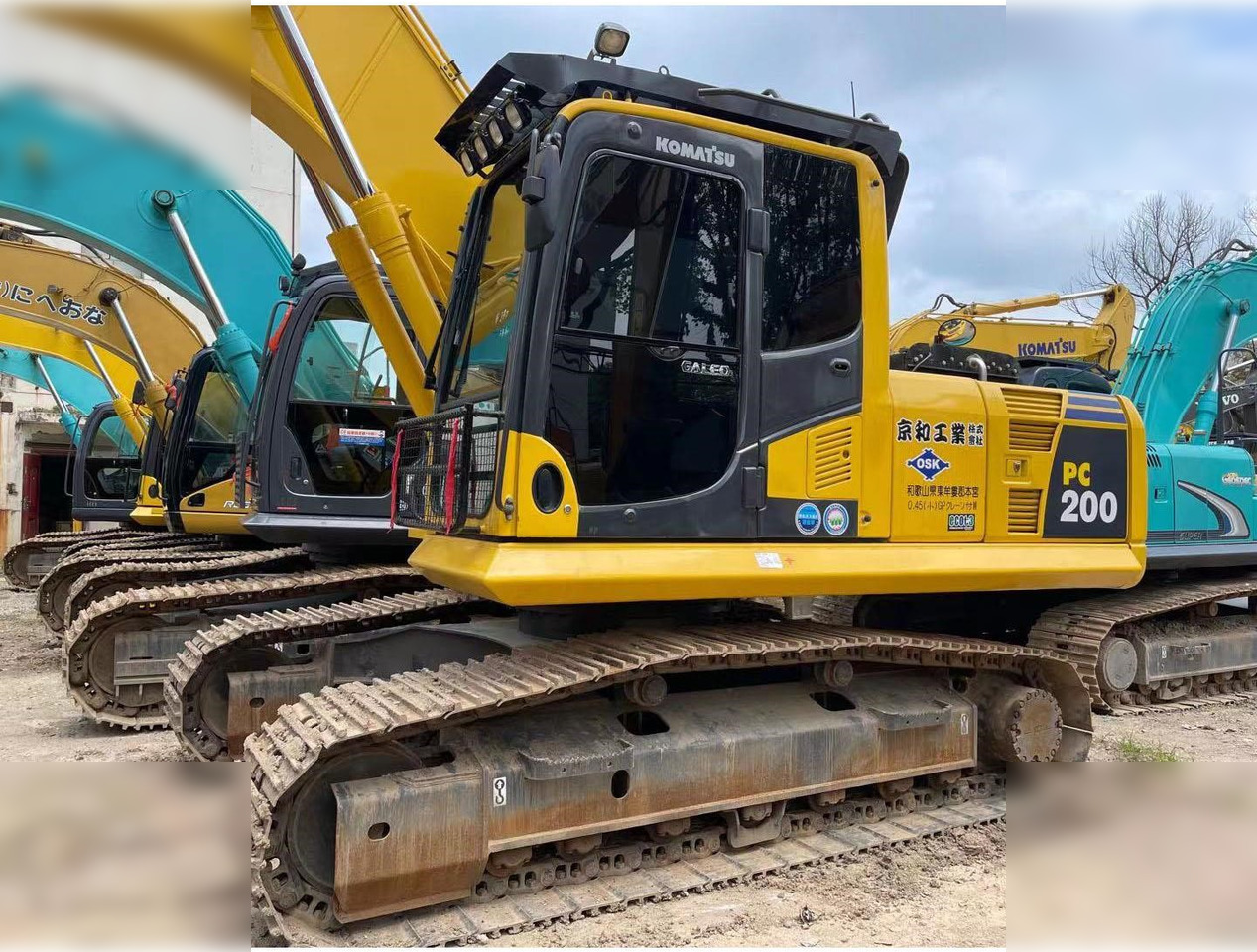 KOMATSU PC200-8 - Lintekskavaator: pilt 1 KOMATSU PC200-8 - Lintekskavaator: pilt 1