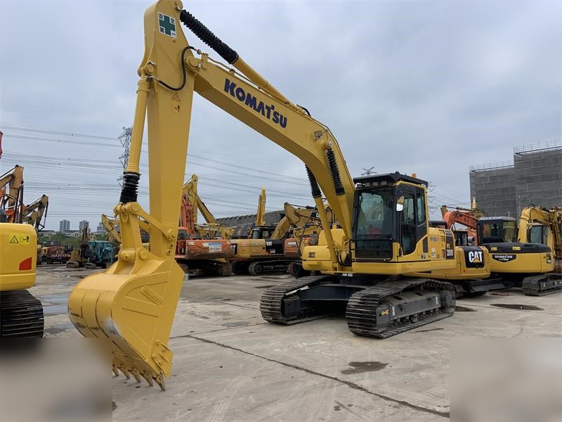 KOMATSU PC200-8 - Lintekskavaator: pilt 3 KOMATSU PC200-8 - Lintekskavaator: pilt 3