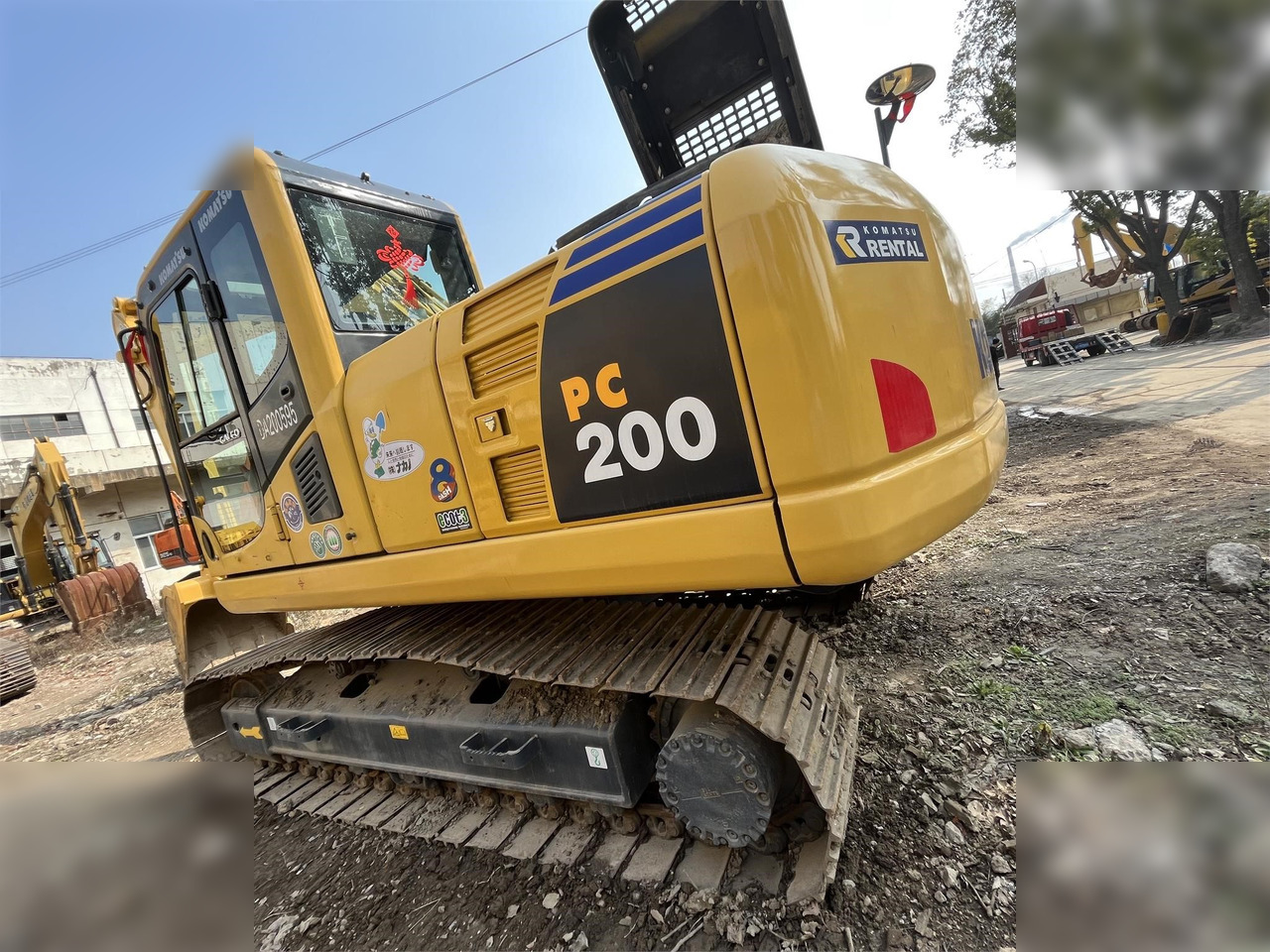KOMATSU PC200-8 - Lintekskavaator: pilt 1 KOMATSU PC200-8 - Lintekskavaator: pilt 1