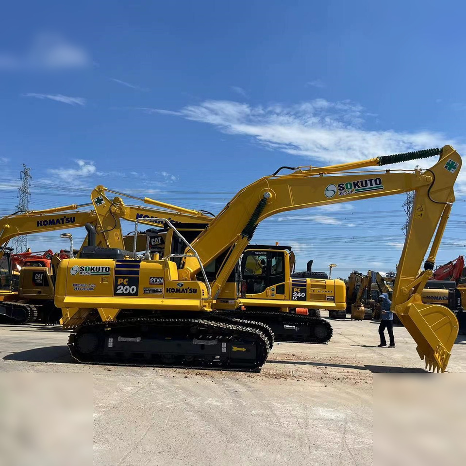 KOMATSU PC200-8 - Lintekskavaator: pilt 2 KOMATSU PC200-8 - Lintekskavaator: pilt 2